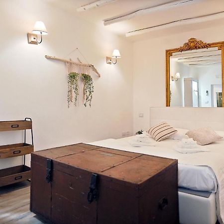 La Casa Del Melo Hotel Bari Bagian luar foto
